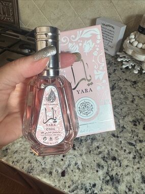 Ara Yara Pink Floral Body Mist Bottle with Gift Box